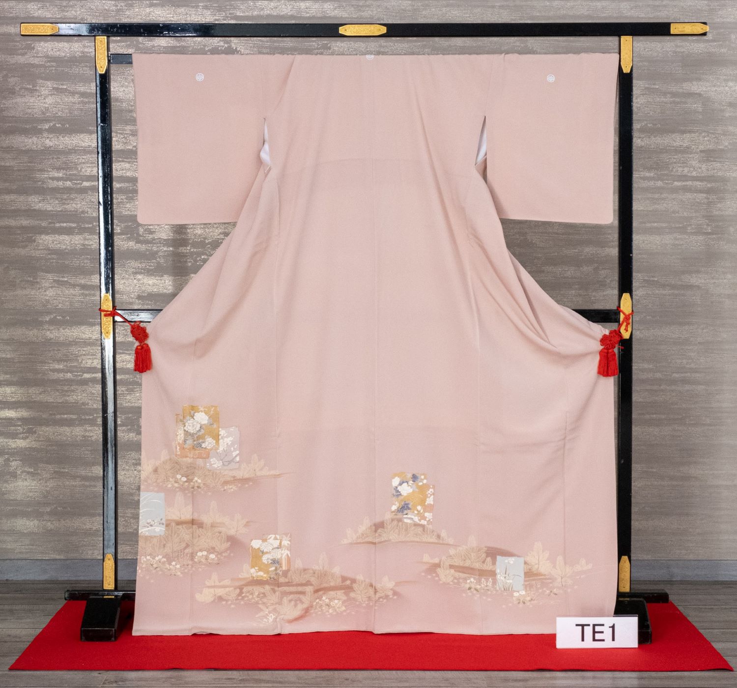 色留袖　ベージュ　色紙