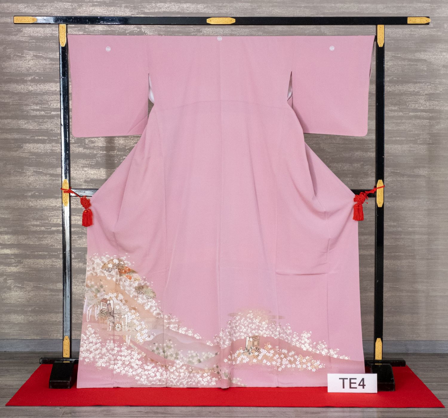 色留袖　ピンク　桜